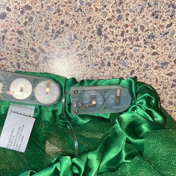 Holiday singing hat  with DYI Light up skirt - Picture 8 of 8